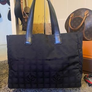 ‼️SOLD‼️Authentic Chanel New Travel Line Nylon Tote Bag Black